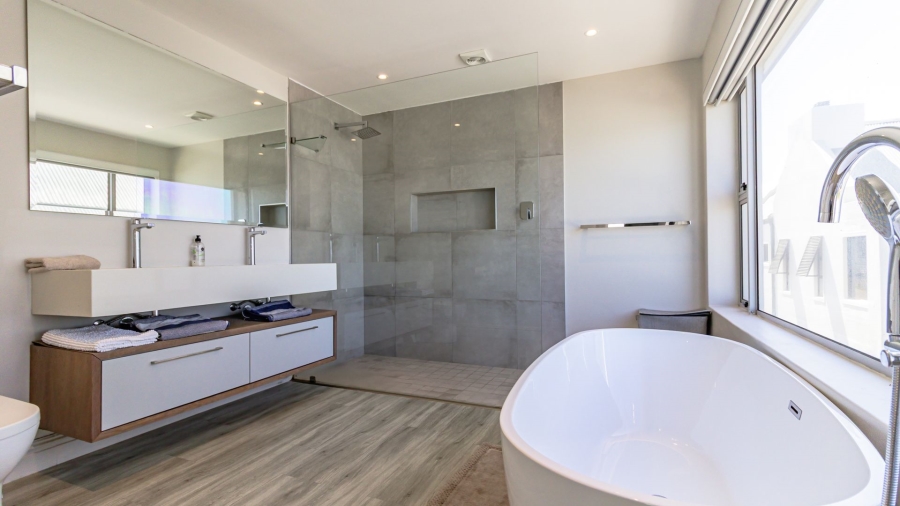 6 Bedroom Property for Sale in Myburgh Park Western Cape